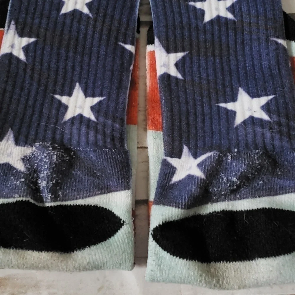 N/A pairs socks